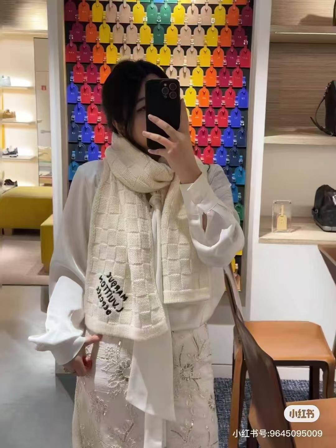 루이비통 다미에 스너그 스카프 2컬러 (해외배송)