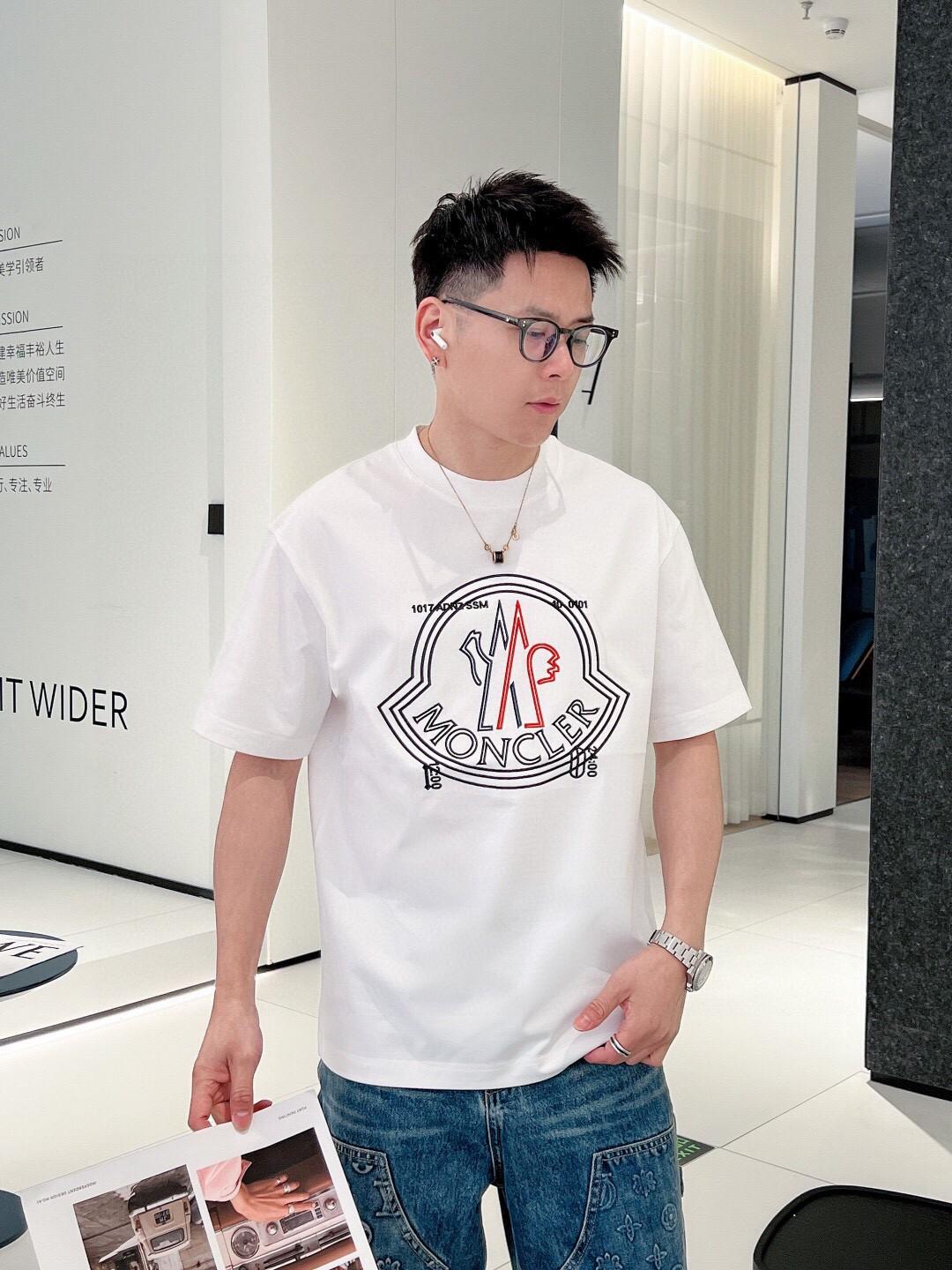 몽클레어 반팔 라운드넥 티셔츠 2컬러 (해외배송)