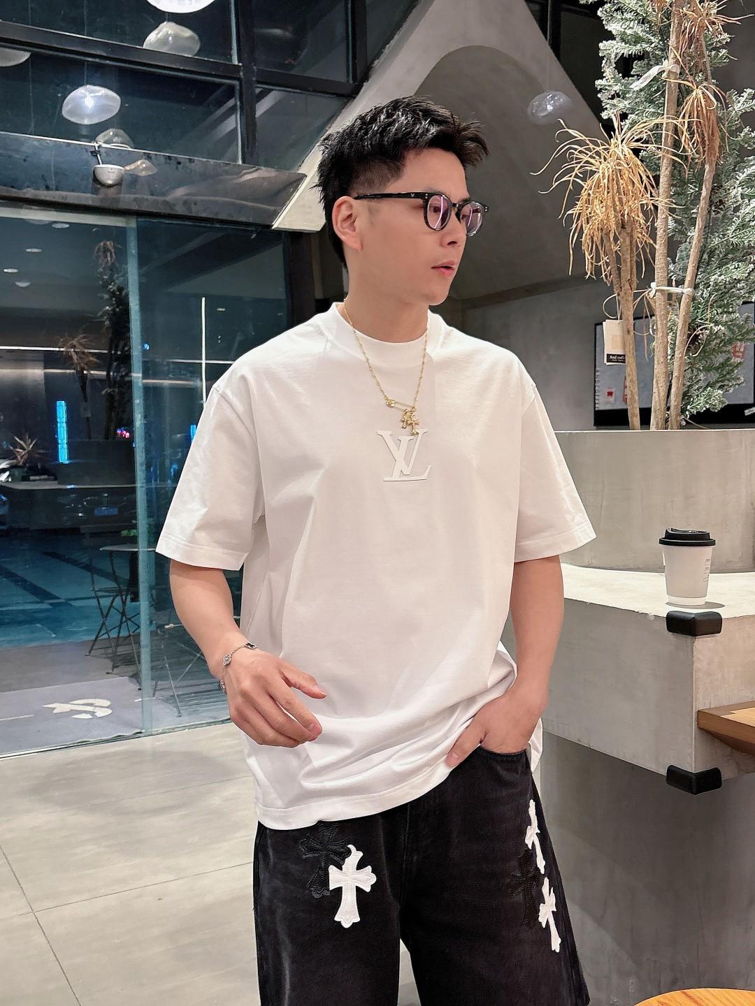 루이비통 반팔 라운드넥 티셔츠 2컬러 (해외배송)