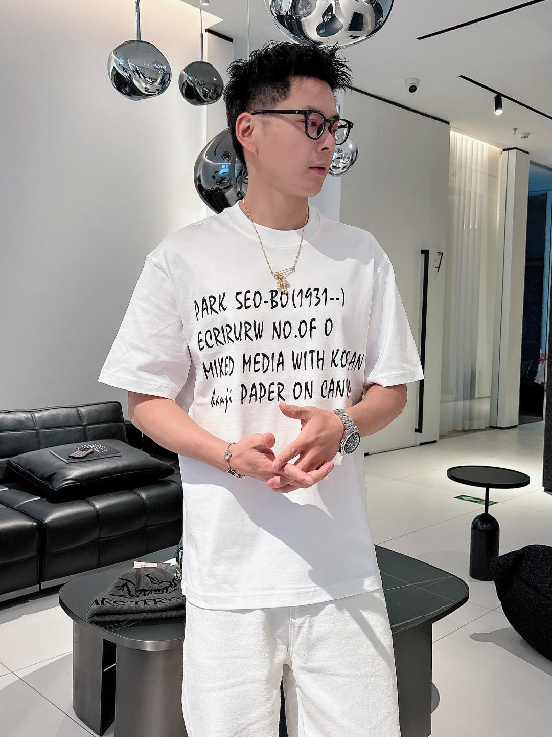 루이비통 반팔 라운드넥 티셔츠 2컬러 (해외배송)