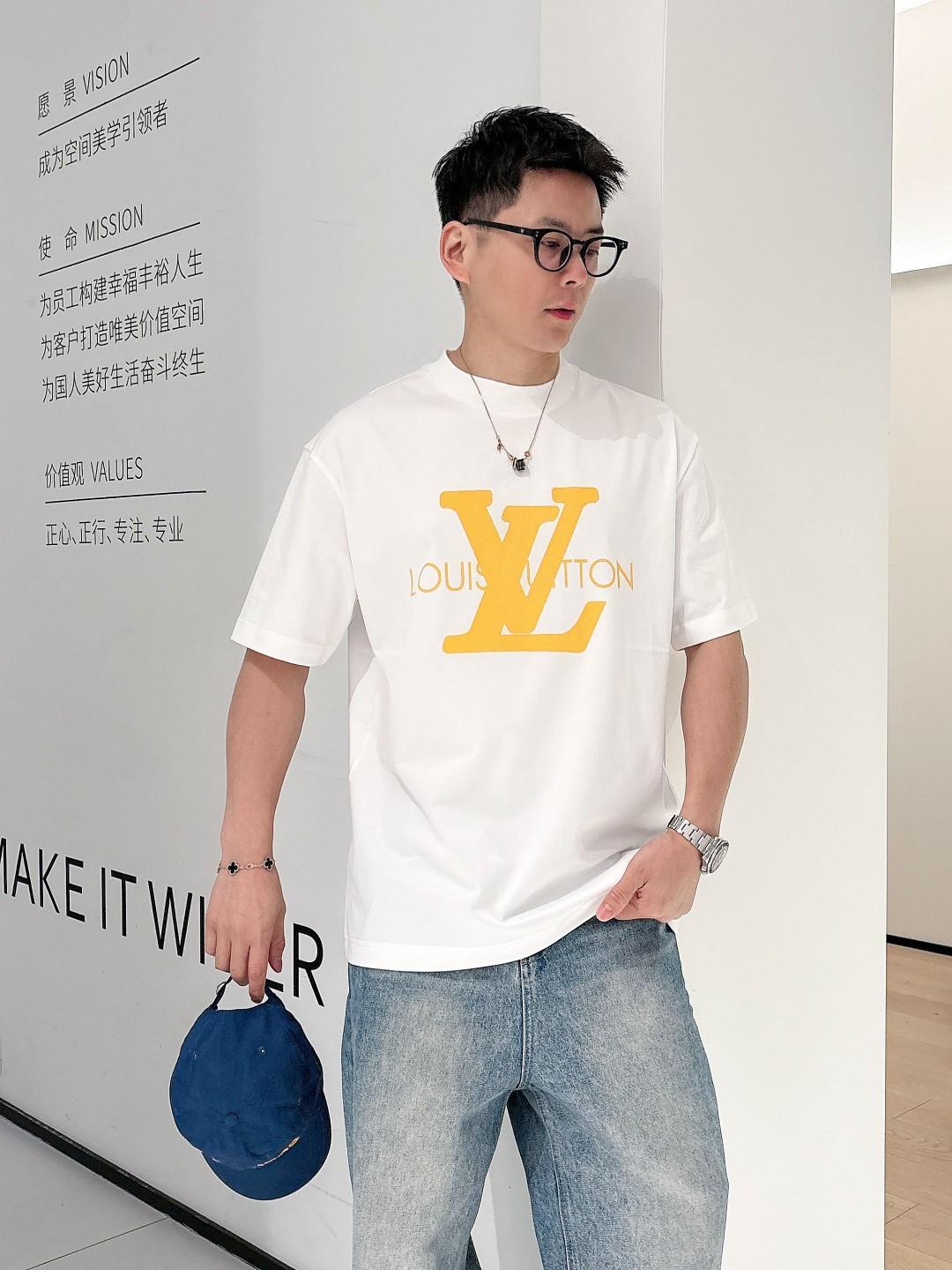 루이비통 반팔 라운드넥 티셔츠 2컬러 (해외배송)