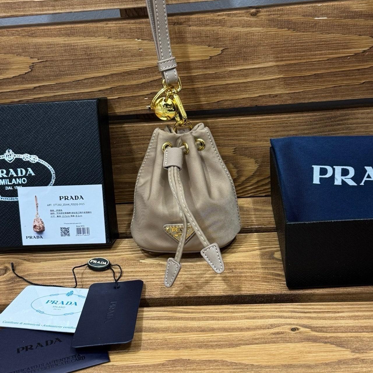 프라다 수입고급 미니 아이콘 리나일론 백참 (국내배송)