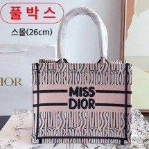 디올 Miss Diෆr Allover 3D 자수 화이트&페일 핑크 북토트 스몰 백 (국내배송)
