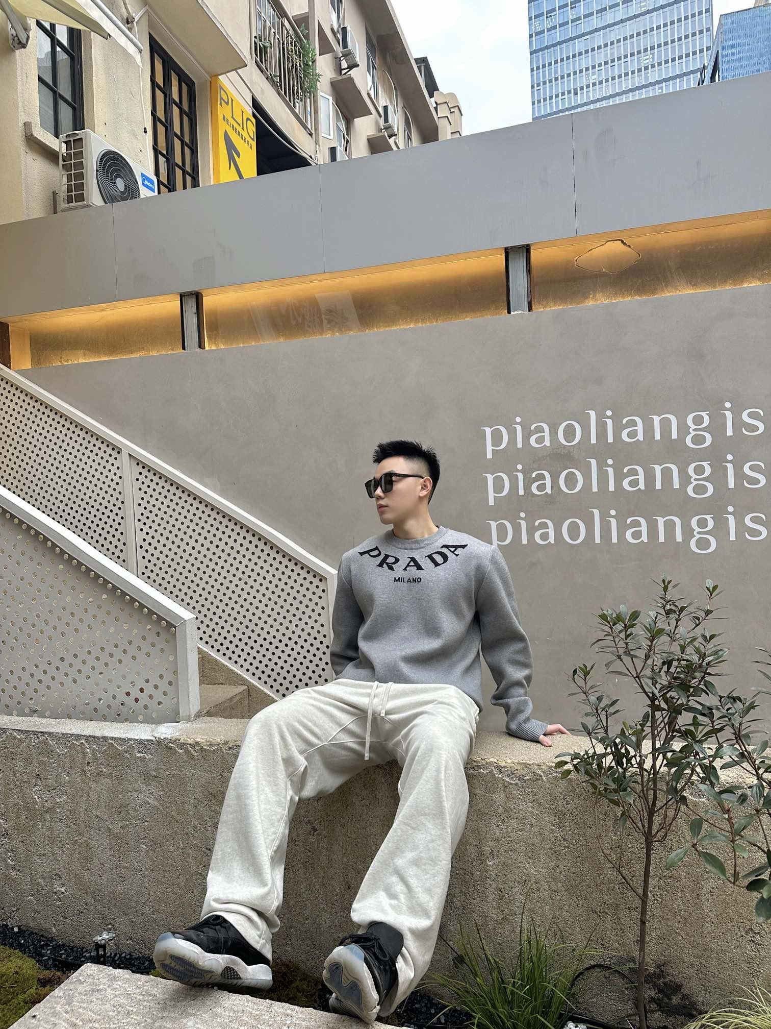 프라다 니트 크루넥 스웨터 (해외배송)