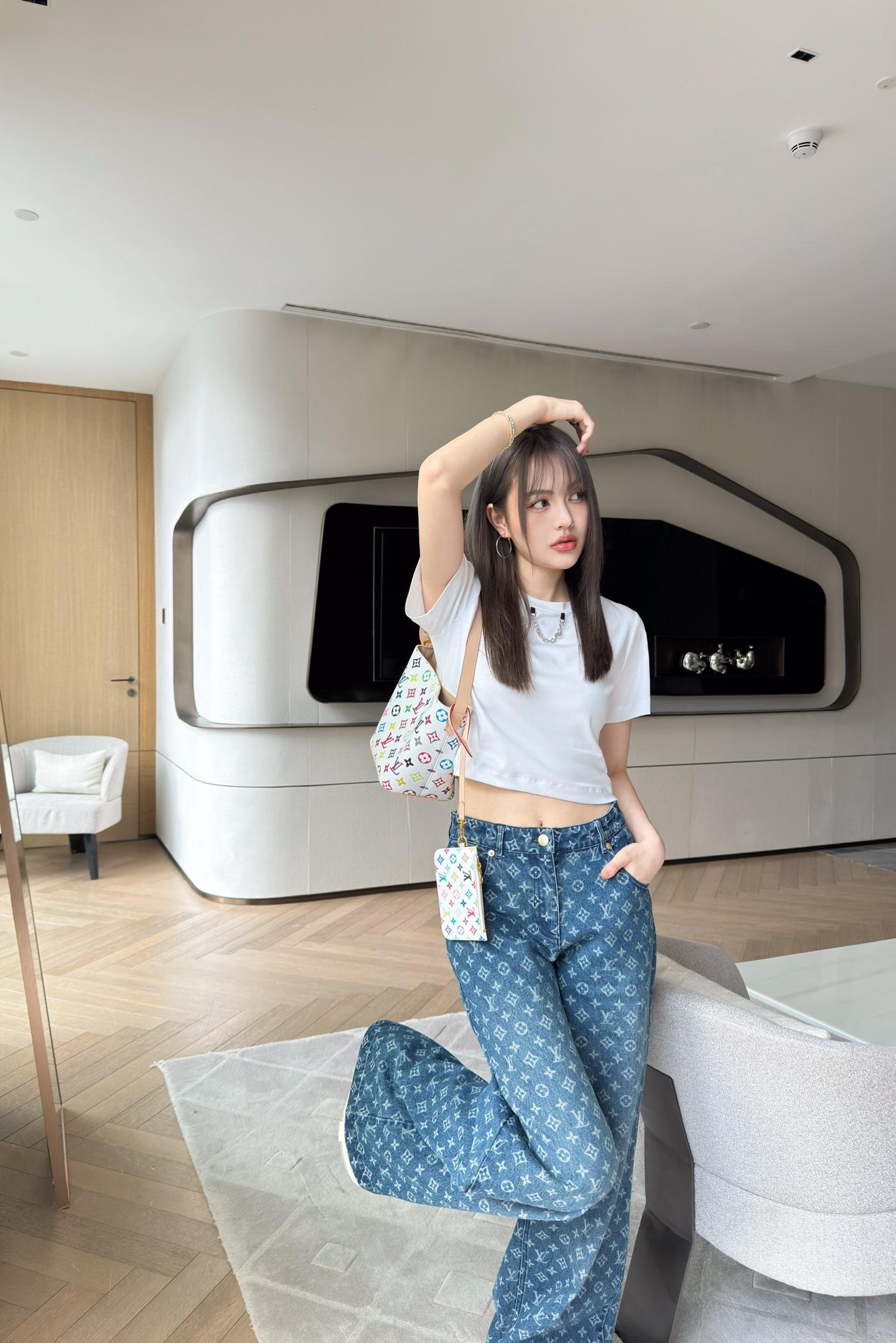 루이비통 반팔 티셔츠 (해외배송)