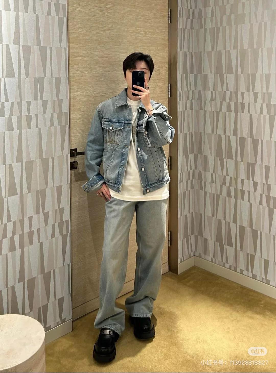 루이비통 워시드 라이트 블루 포켓 자수 청바지 (정품급 해외배송)