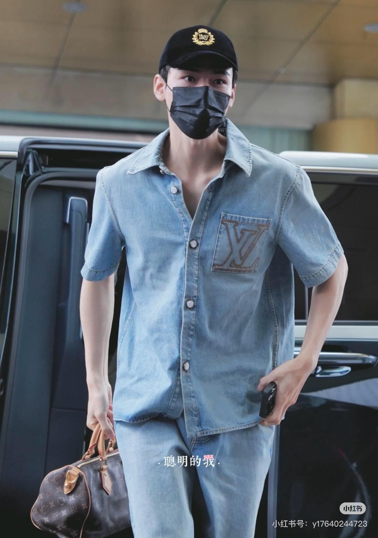 루이비통 초봄 신상 데님 포켓 자수 반팔 셔츠 (정품급 해외배송)