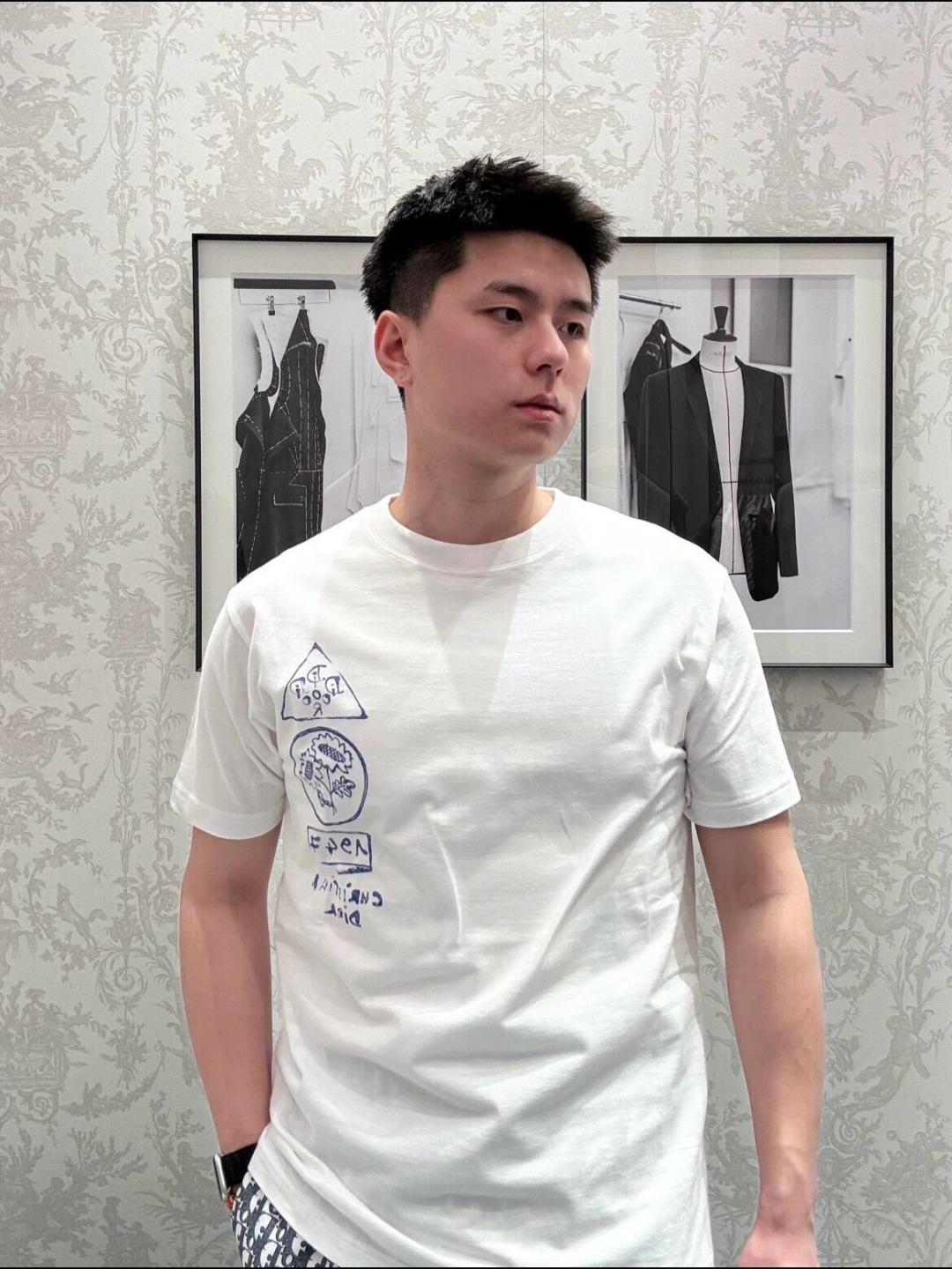 디올 반팔 티셔츠 (해외배송)