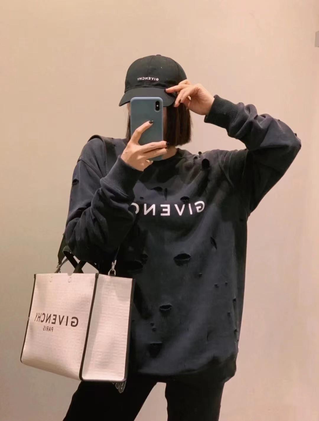 지방시 GVC 더블 레이어 라운드넥 스웨트셔츠 (해외배송)