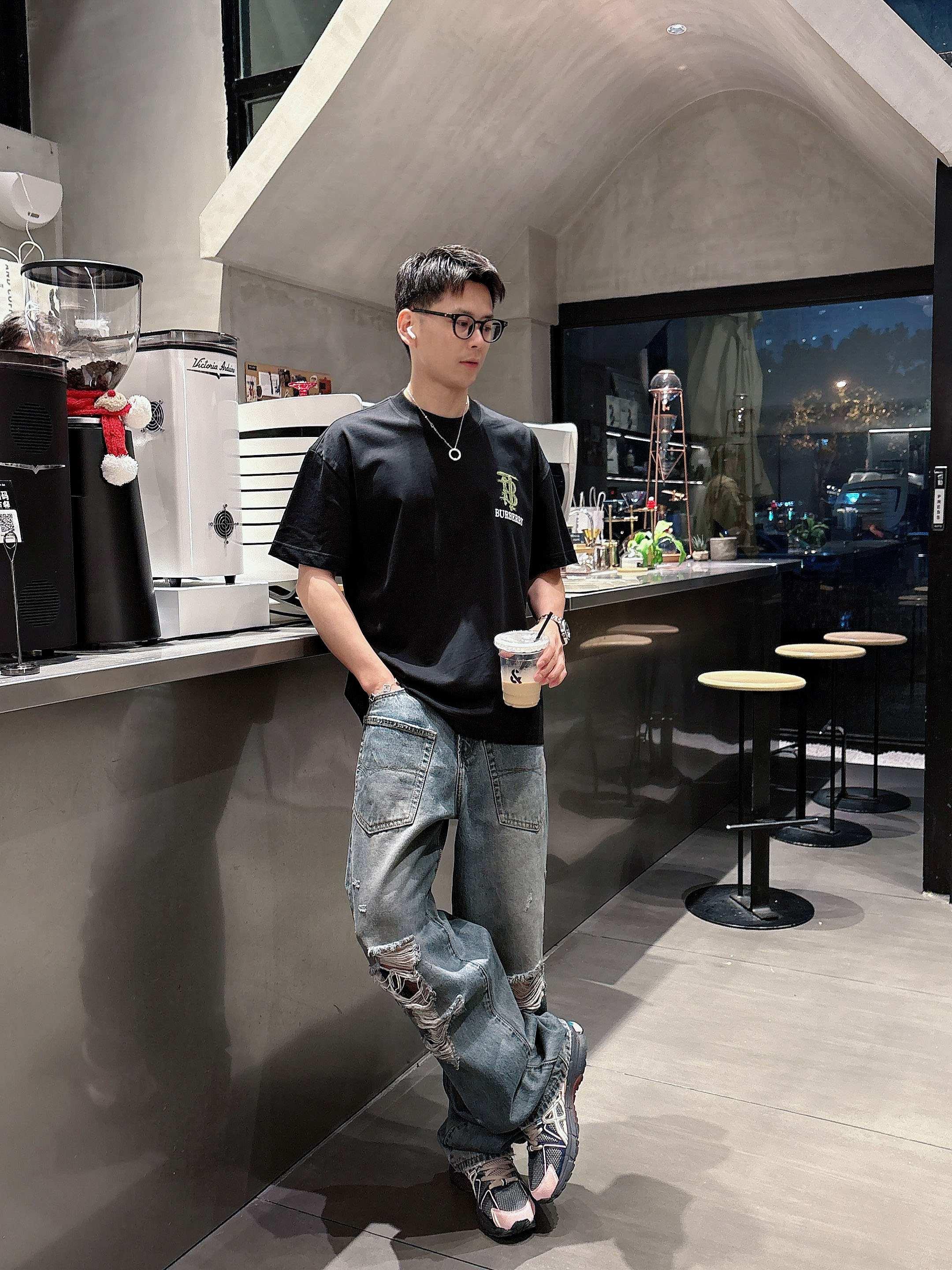 버버리 반팔 티셔츠 (해외배송)