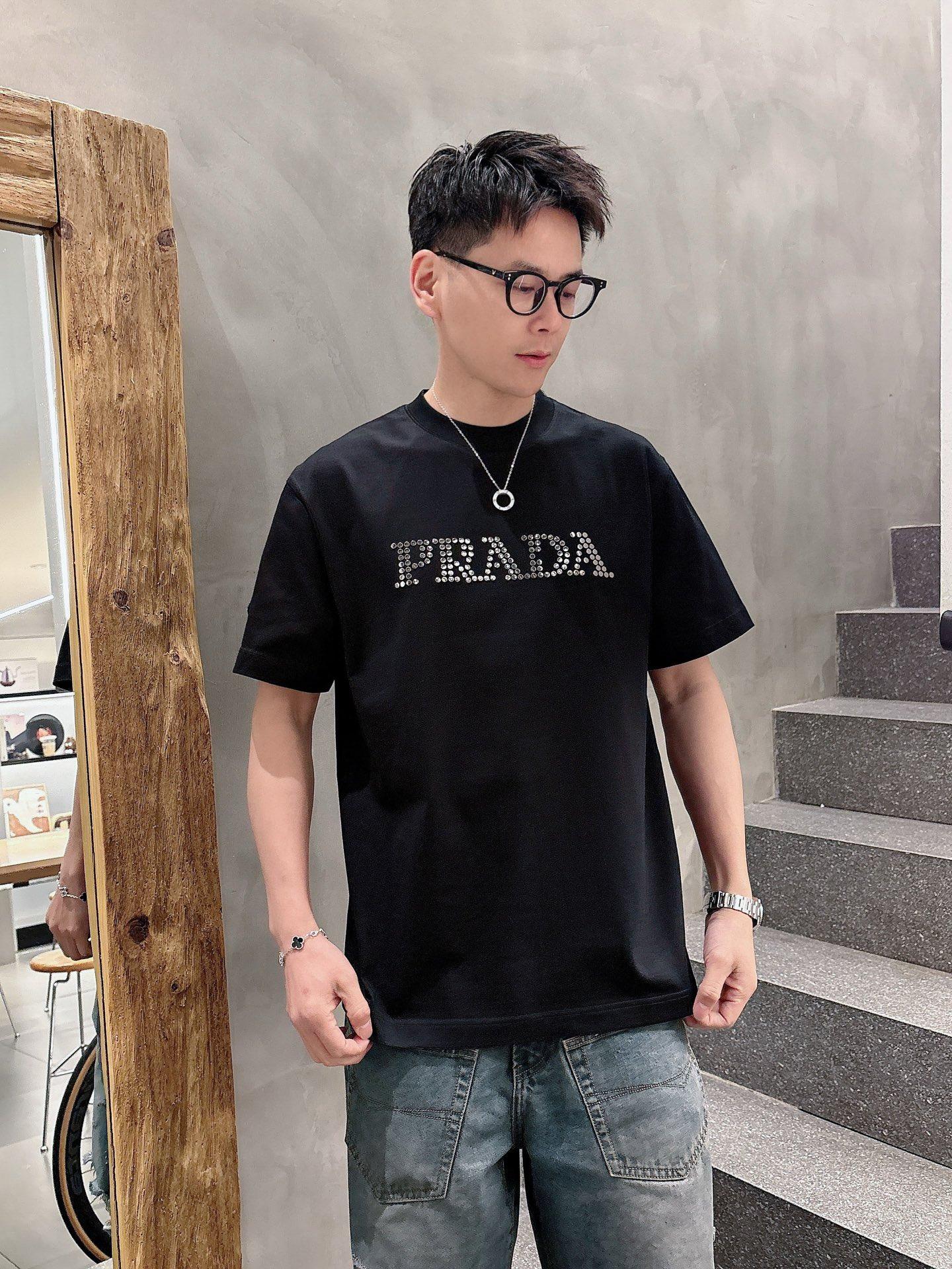프라다 반팔 티셔츠 (해외배송)