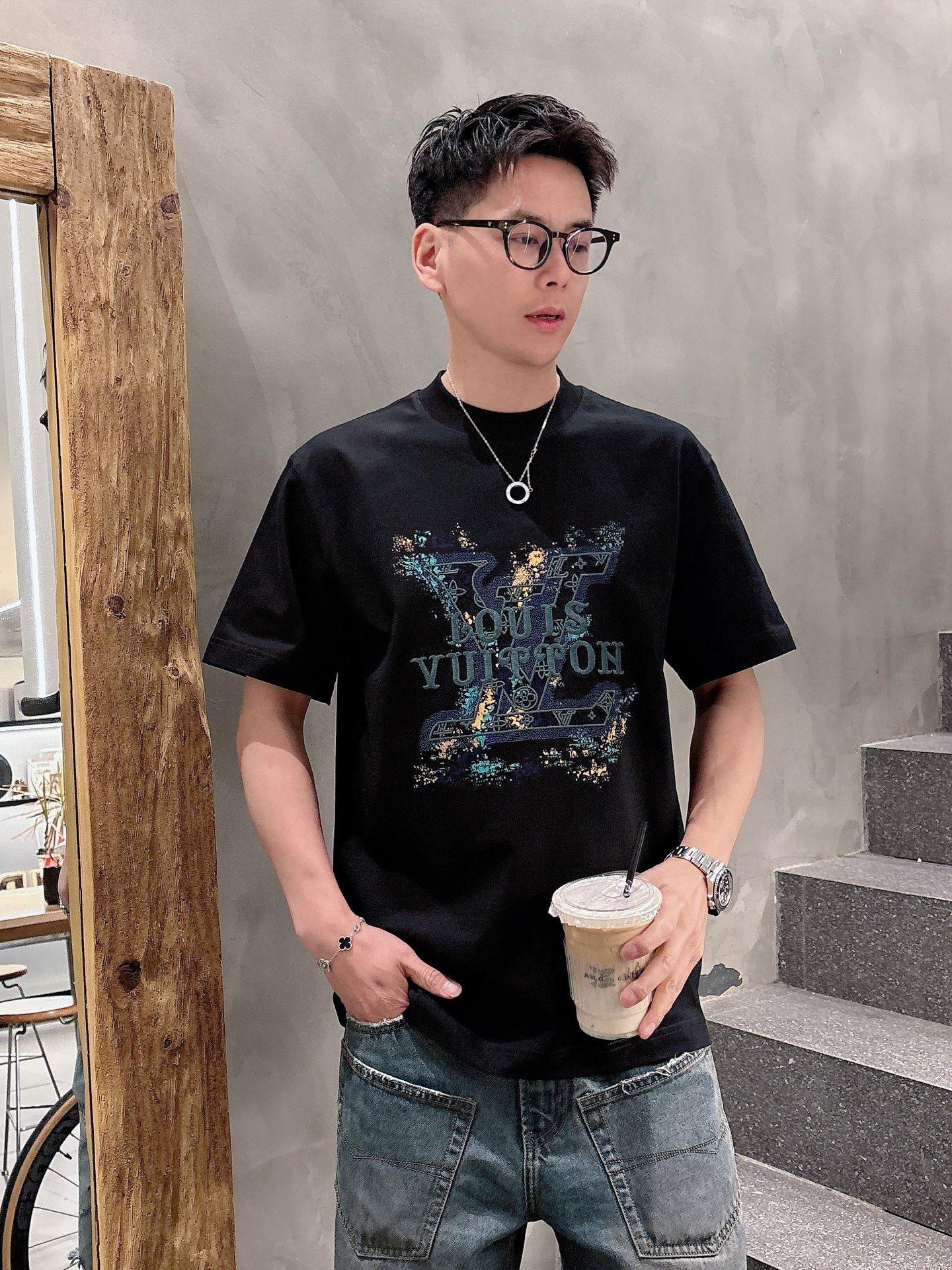 루이비통 반팔 티셔츠 (해외배송)