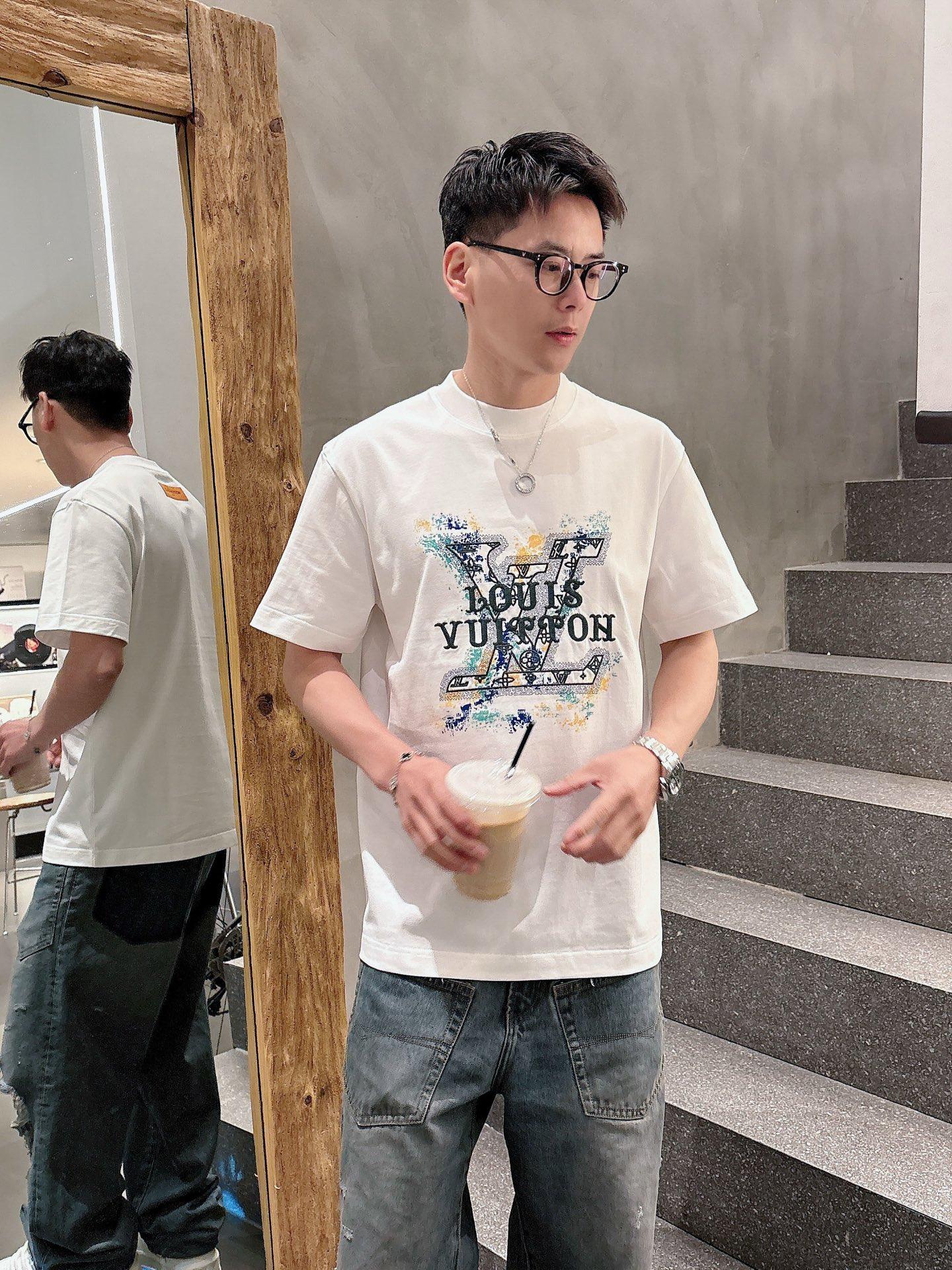 루이비통 반팔 티셔츠 (해외배송)