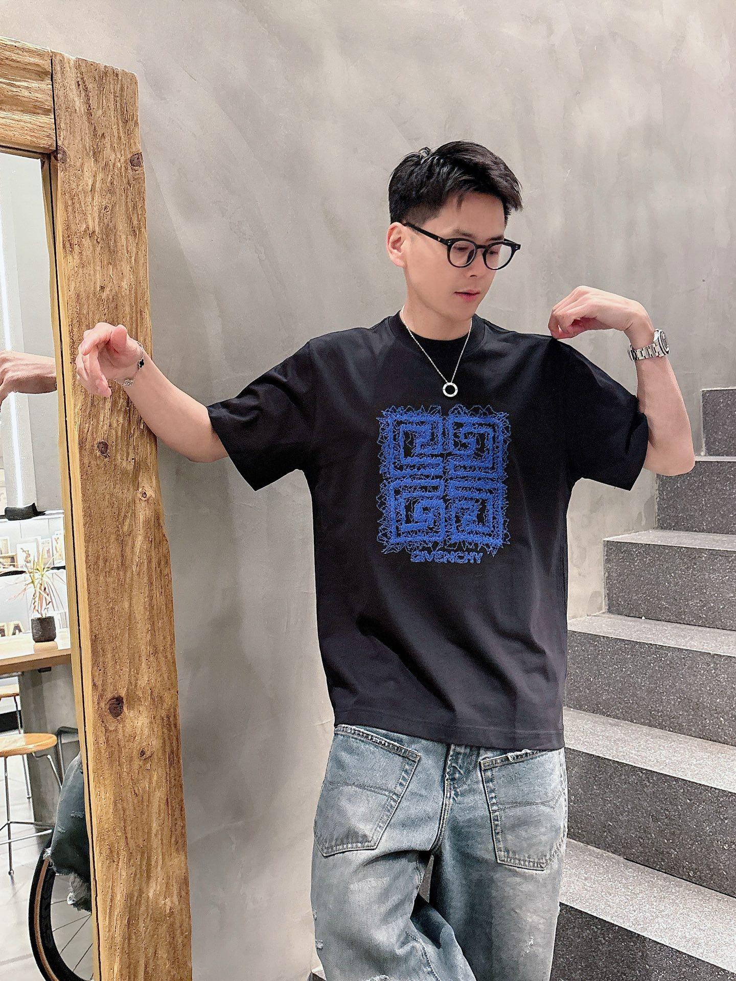 지방시 반팔 티셔츠 (해외배송)