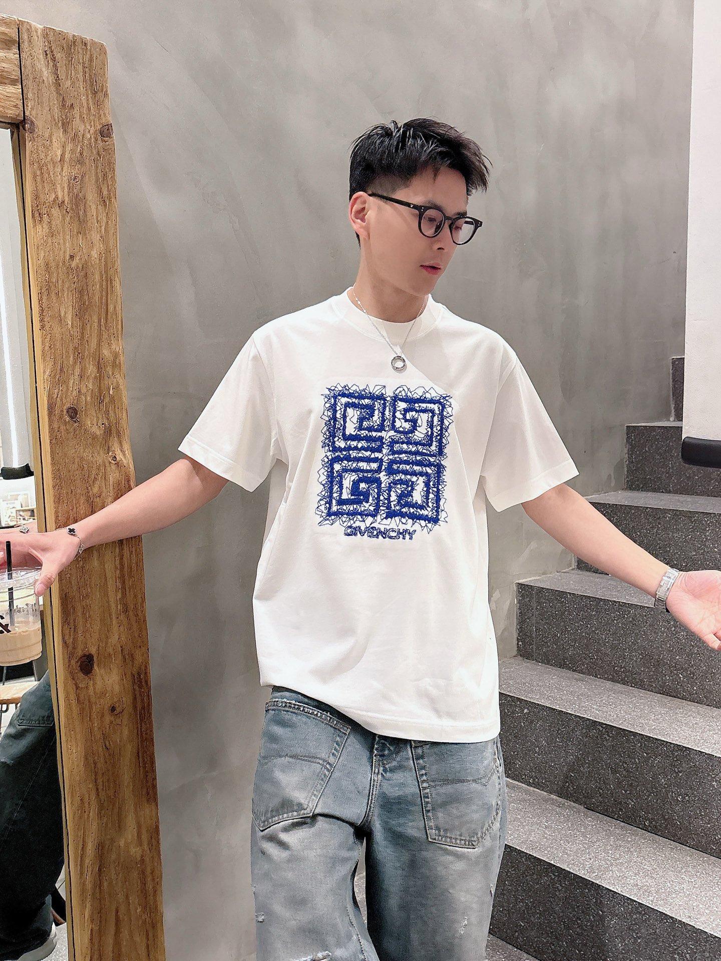 지방시 반팔 티셔츠 (해외배송)