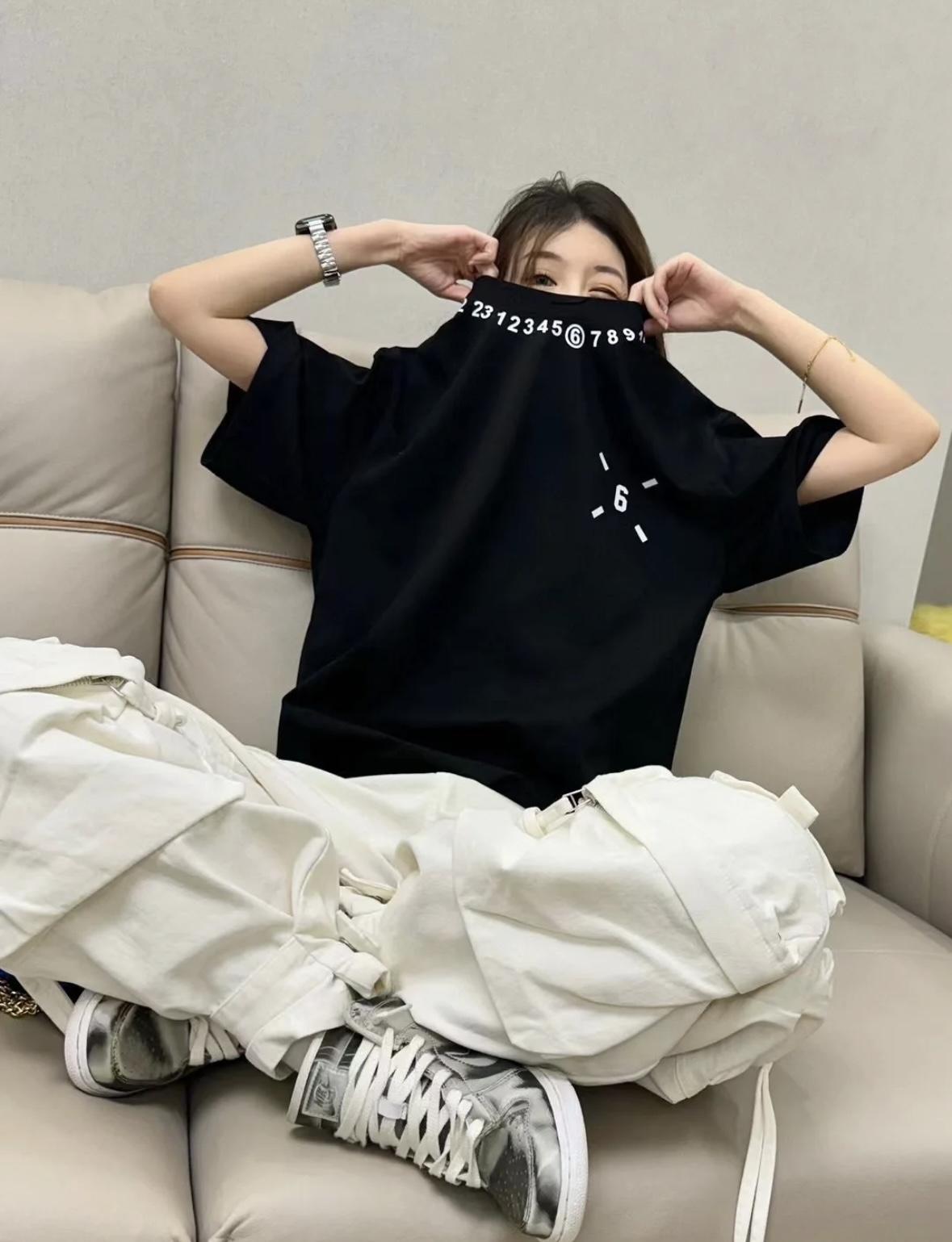 메종마르지엘라  25ss 프린트 로고 라운드넥 반팔 티셔츠 (해외배송)
