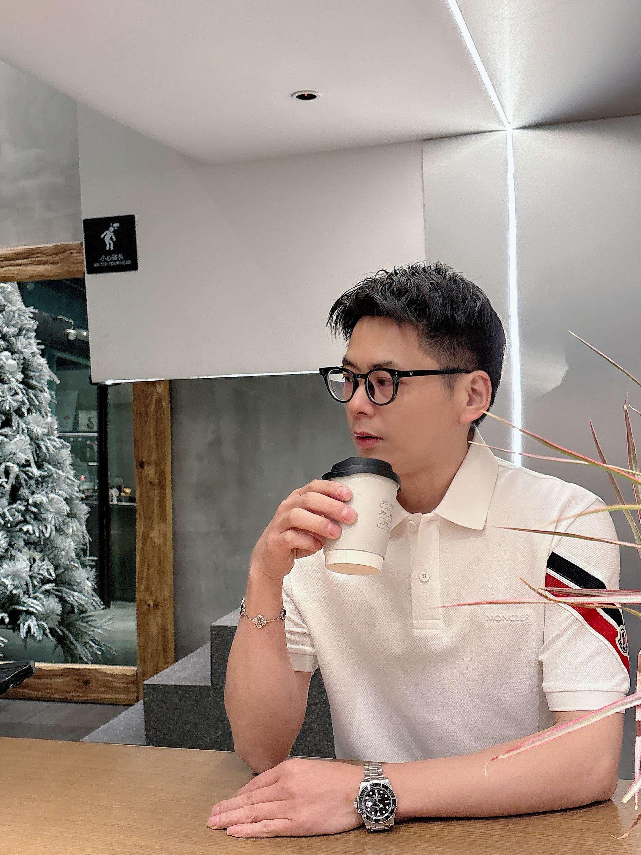몽클레어 반팔 티셔츠 (해외배송)