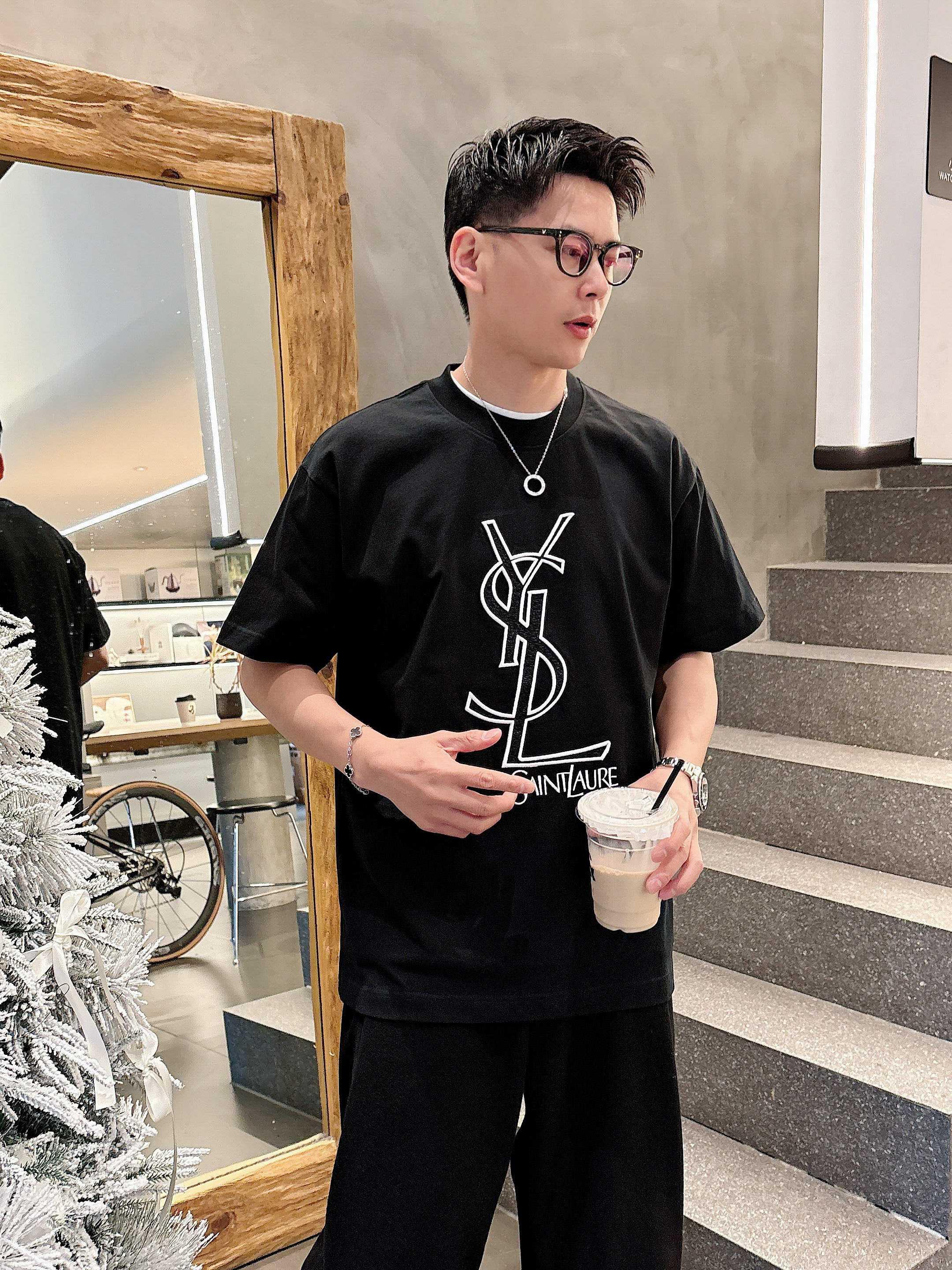 입생로랑 반팔 티셔츠 (해외배송)