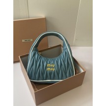미우미우 Matelasse 숄더백 (해외배송)