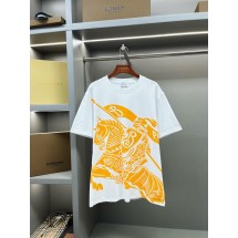 버버리 승마 기사 프린트 코튼 반팔 (해외배송)