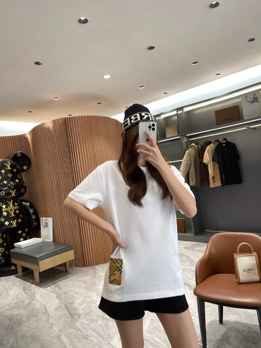버버리 2025ss 워호스 라벨 자수 라운드넥 반팔 (해외배송)