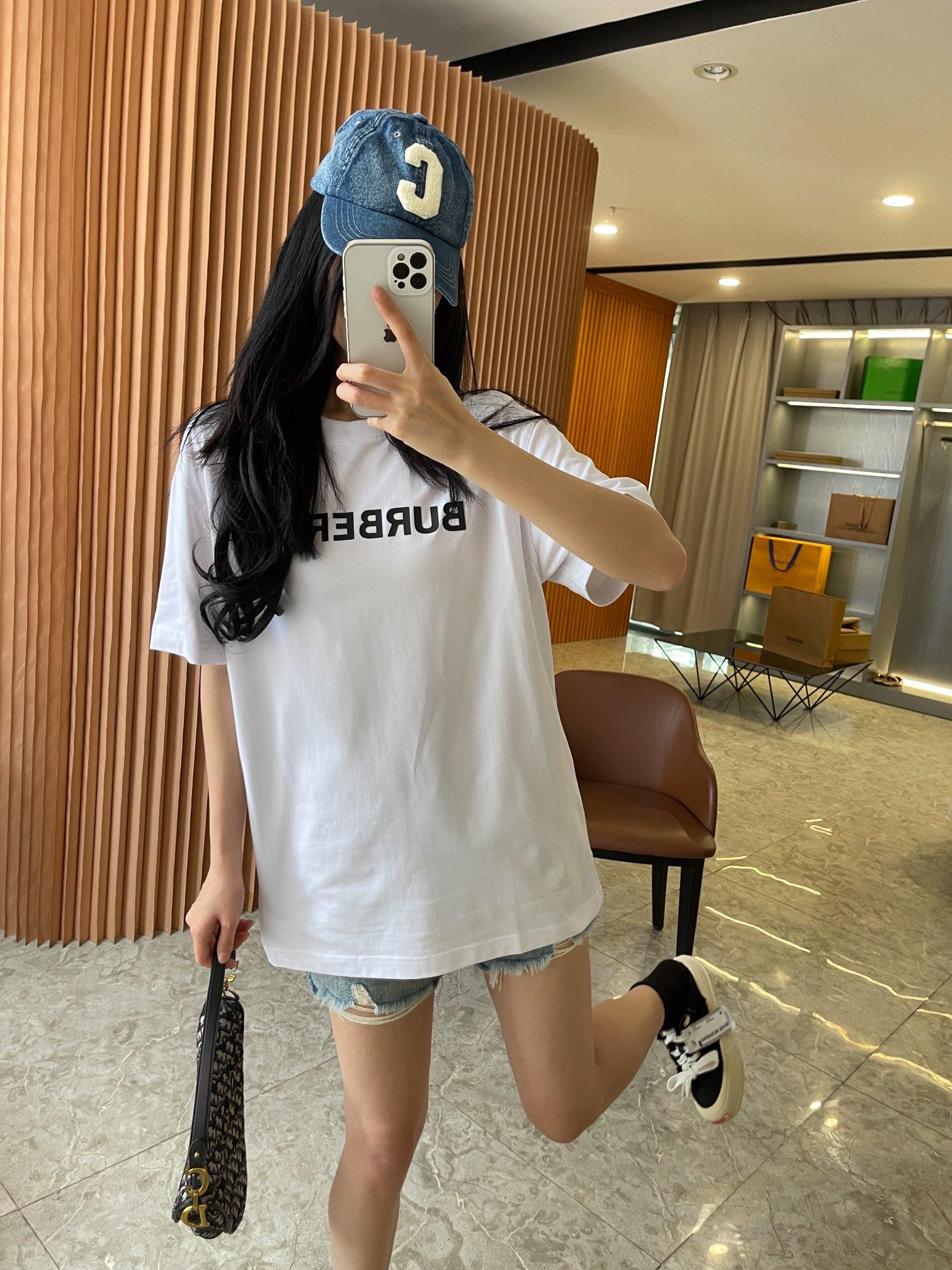 버버리 프린트 레터 반팔 (해외배송)
