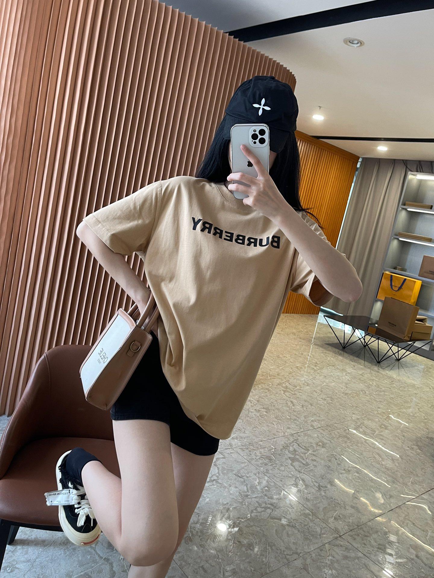 버버리 프린트 레터 반팔 (해외배송)