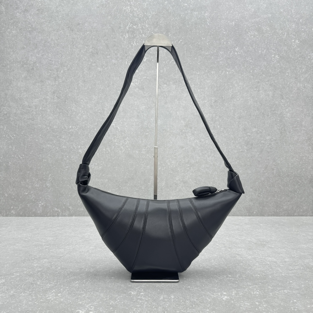 정품급 르메르 여성가방 / 길이 46cm x 너비 22cm x 높이 7cm / 바로출고