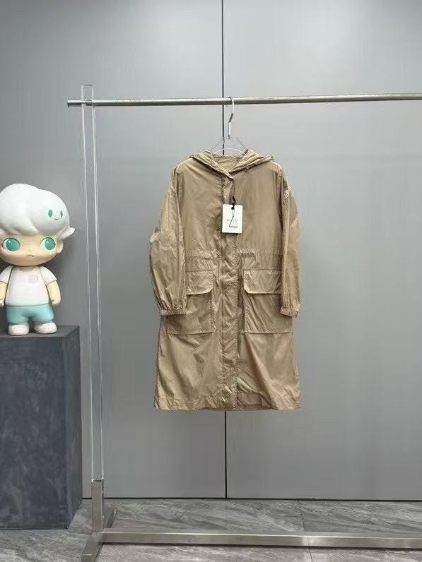 몽클레어 히앤고스 후드 레인코트 (국내배송)