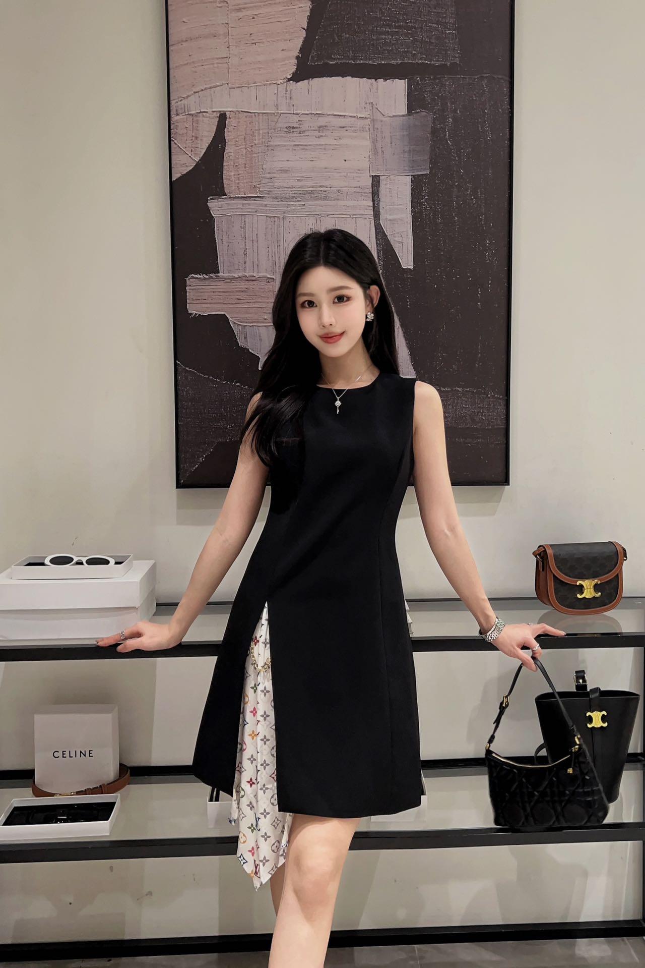 루이비통 슬릿 디자인 드레스 2컬러 (해외배송)