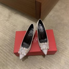 로저비비에 다이아몬드 버클 실크 하이힐 (해외배송)