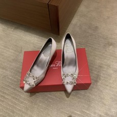 로저비비에 다이아몬드 버클 실크 하이힐 (해외배송)