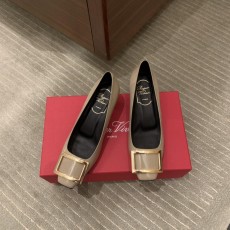 로저비비에 트롬펫 힐 (해외배송)