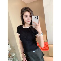 샤넬 마이크로 로고 슬림 반팔 니트 탑 (해외배송)