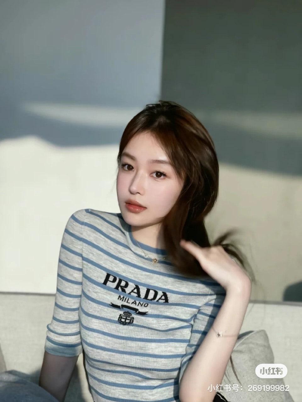 프라다 스트라이프 클래식 레터 니트 7부 소매 반팔 (정품급 해외배송)