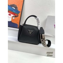프라다 신상 핸들백 (국내배송)