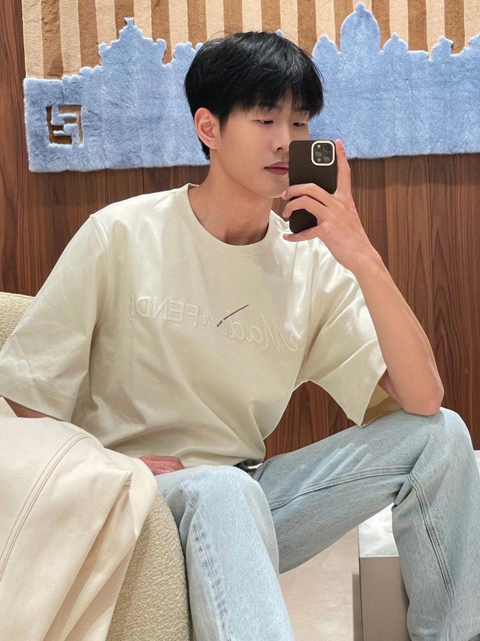 베르사체 배지 자수 반팔 티셔츠 (해외배송)