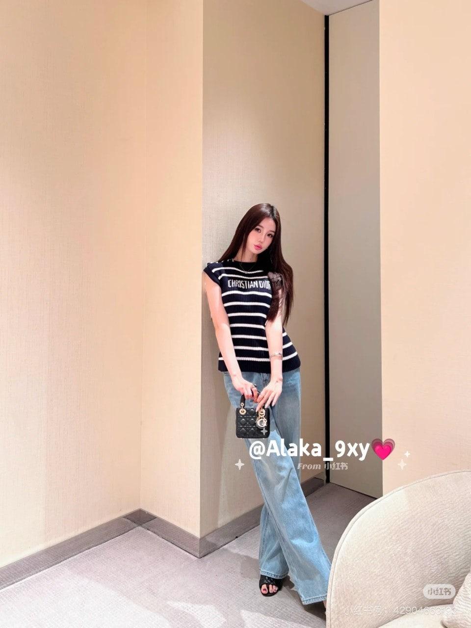 디올 CD 25SS 커스텀 다이 스트라이프 숄더 스트랩 베스트 (정품급 해외배송)