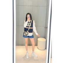 발렌티노 25SS 신상품 봄 여름 V넥 슬리브리스 니트 베스트  (해외배송)