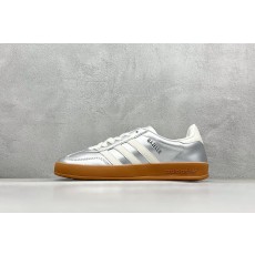아디다스 AD Originals Gazelle 실내 메탈릭 실버 스니커즈  (해외배송)