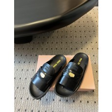 미우미우 골드 코인 비치 슬리퍼 (해외배송)