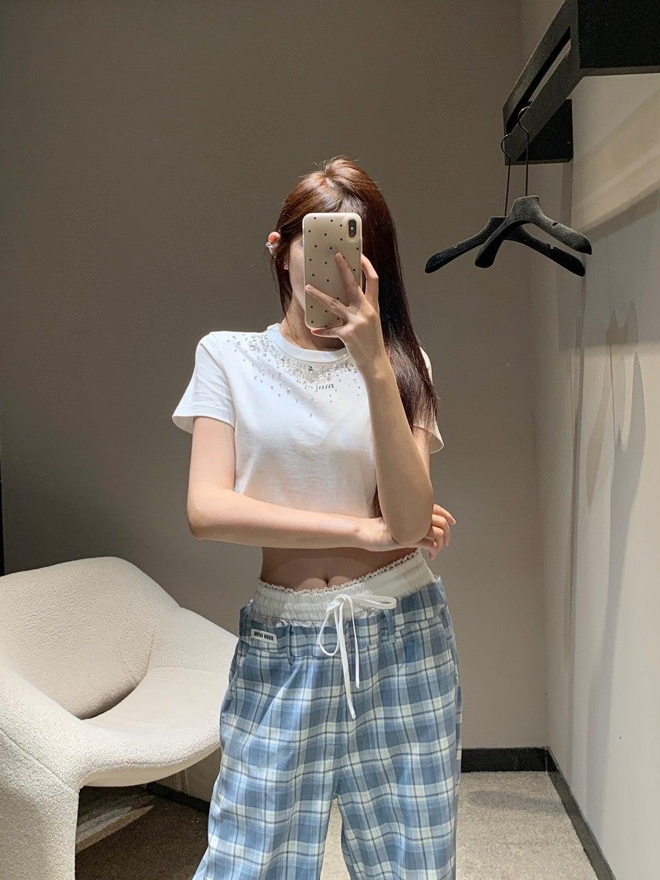 미우미우 라인스톤 비즈 레터 숏 라운드넥 티셔츠 (해외배송)