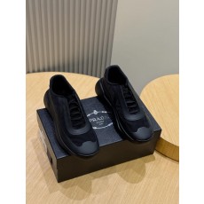 프라다 싱크로나이즈드 카우하이드 텍스처 스니커즈 (해외배송)