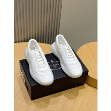 프라다 싱크로나이즈드 카우하이드 텍스처 스니커즈 (해외배송)