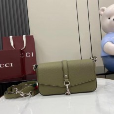 구찌 후크 클로저 스몰 크로스백 (해외배송)
