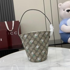 구찌 GG 슈프림 버킷백 (해외배송)