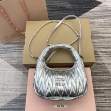 미우미우 Wander 숄더백 (해외배송)