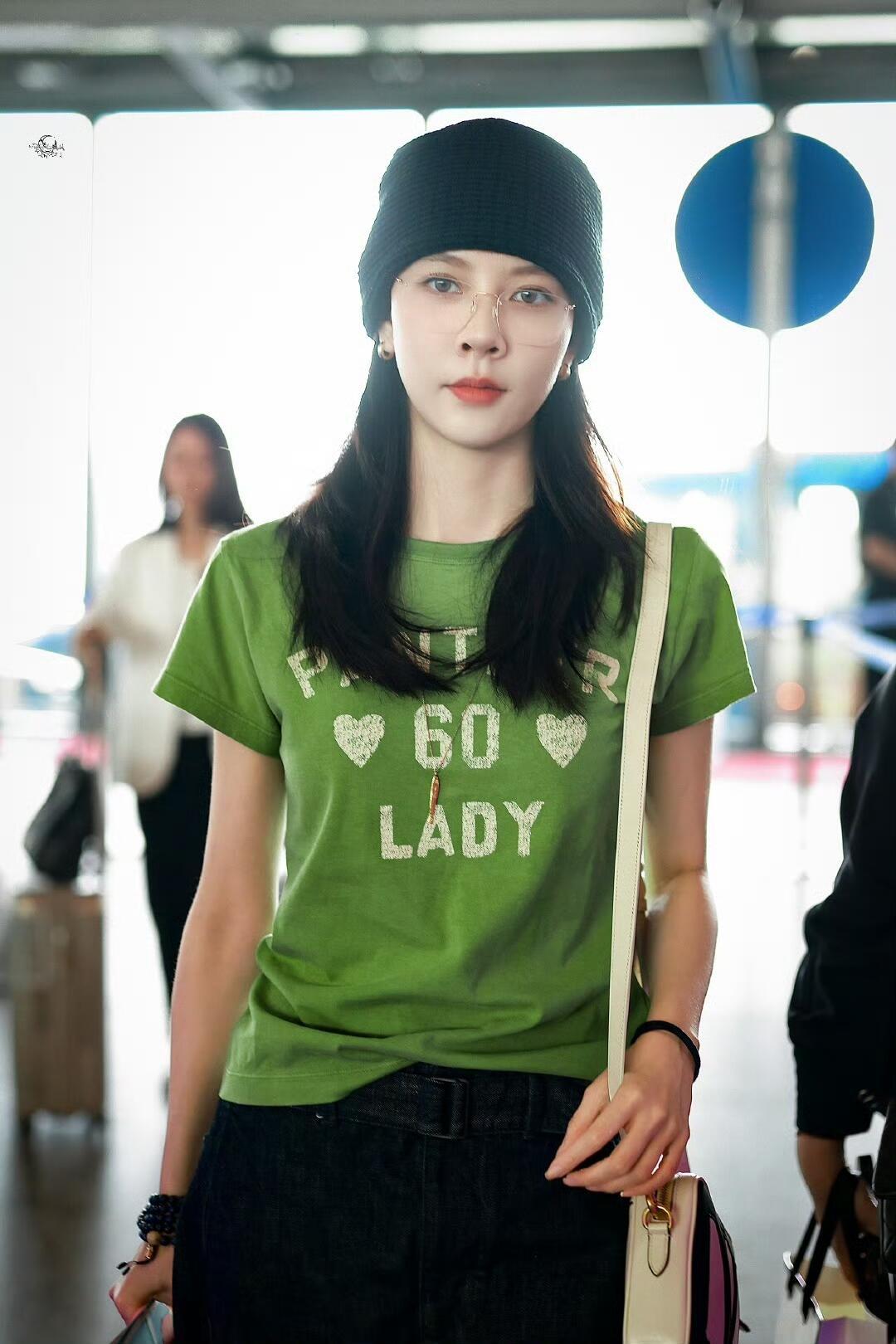 발렌티노 프린트 자수 라운드넥 반팔 (해외배송)