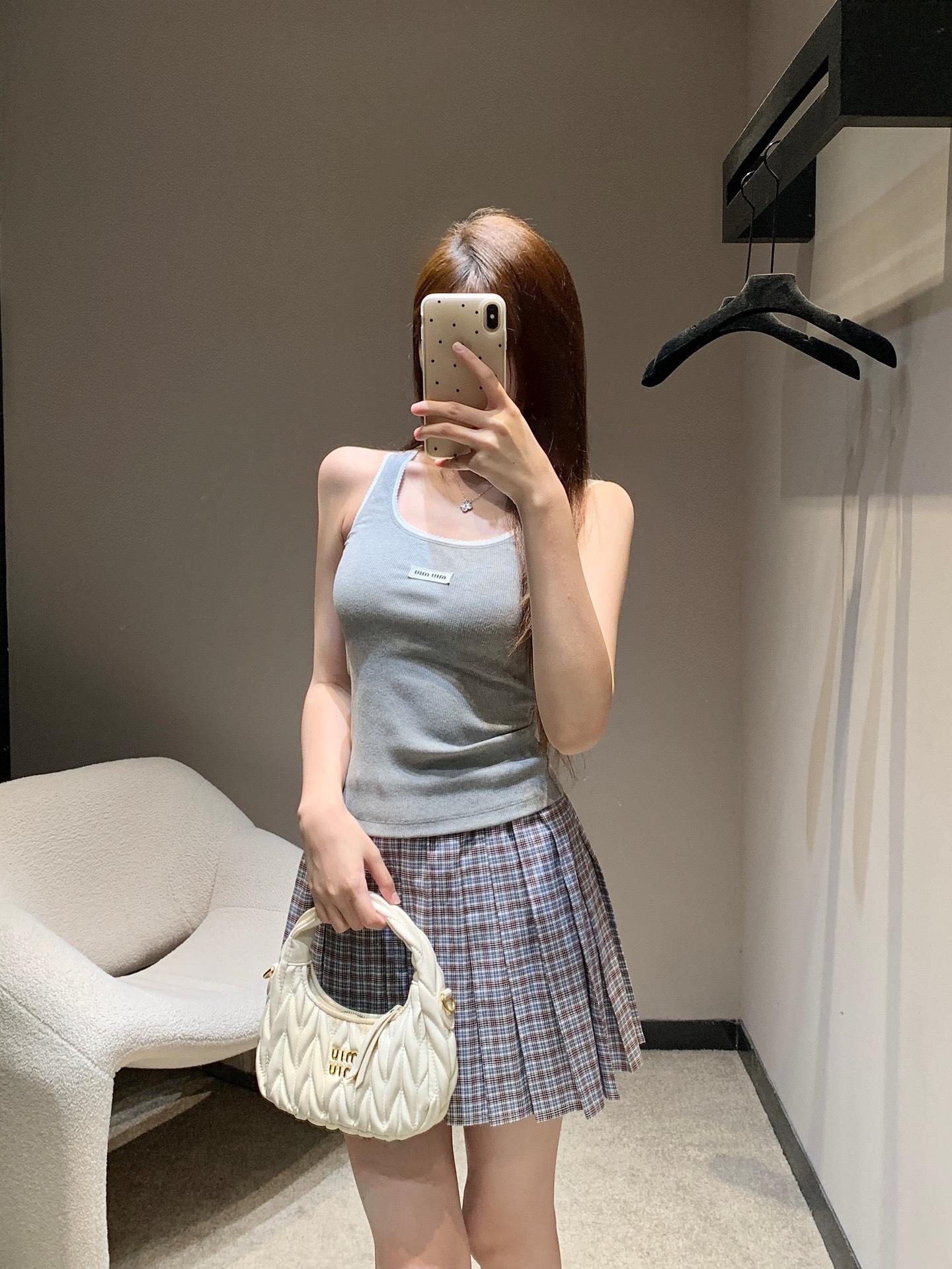 미우미우 마이크로 로고 레이스 나시 (해외배송)