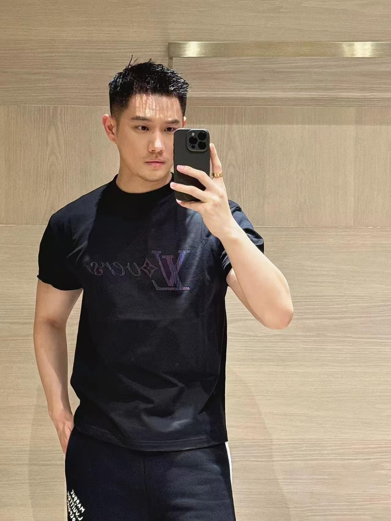루이비통 25SS 컬러풀 프린트 반팔 (정품급 해외배송)